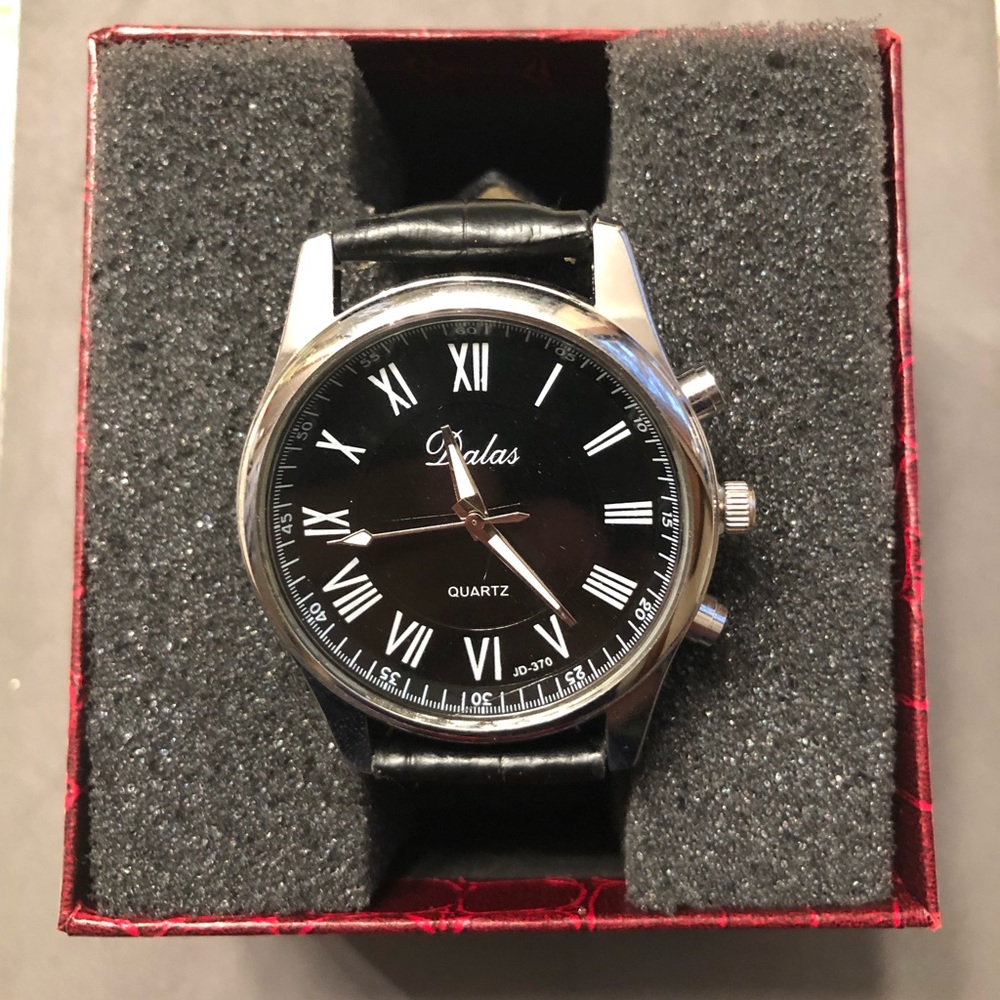 Dalas minimalist watch